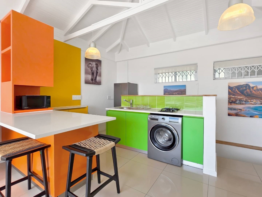 To Let 1 Bedroom Property for Rent in Camps Bay Western Cape